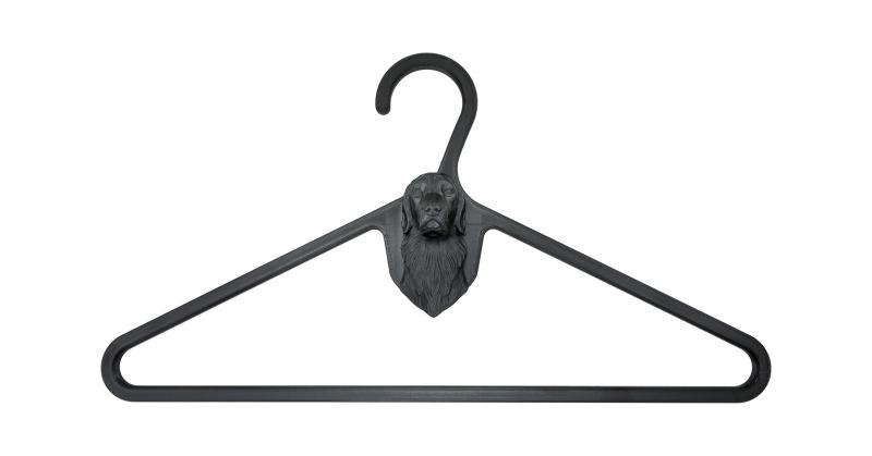 Coat_Hanger_Flat_Coated_Retriever_f.jpg